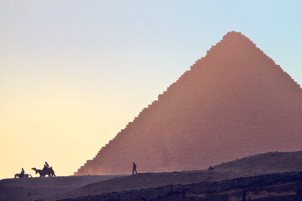 одно из 7 чудес света: Пирамида Хеопса