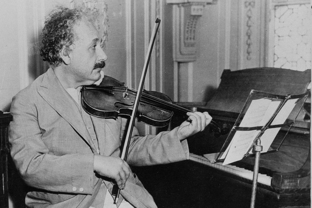 Альберт Эйнштейн: эксцентричные выходки гения
